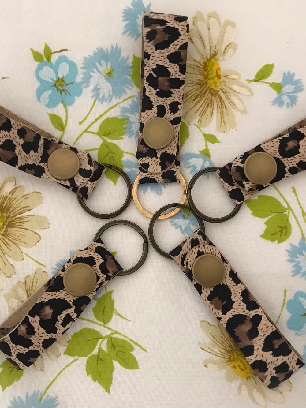 5 Handmade Genuine Leather Leopard Print Snap Keychains - Tan & Black 🐆